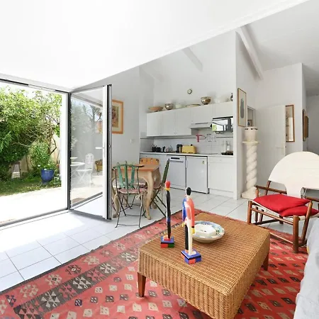 Maison 3 Pieces Avec Jardin Clos, Cheminee Et Parking, A Deux Pas Du Centre Des Portes-en-re - Fr-1-434-105 * Les Portes-en-Re
