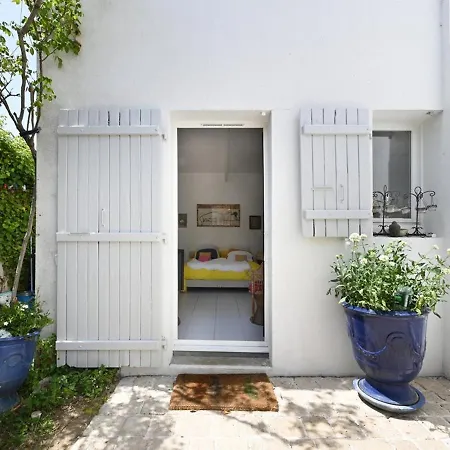 Maison 3 Pieces Avec Jardin Clos, Cheminee Et Parking, A Deux Pas Du Centre Des Portes-en-re - Fr-1-434-105 Holiday home