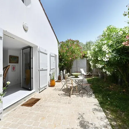 Maison 3 Pieces Avec Jardin Clos, Cheminee Et Parking, A Deux Pas Du Centre Des Portes-en-re - Fr-1-434-105 Holiday home